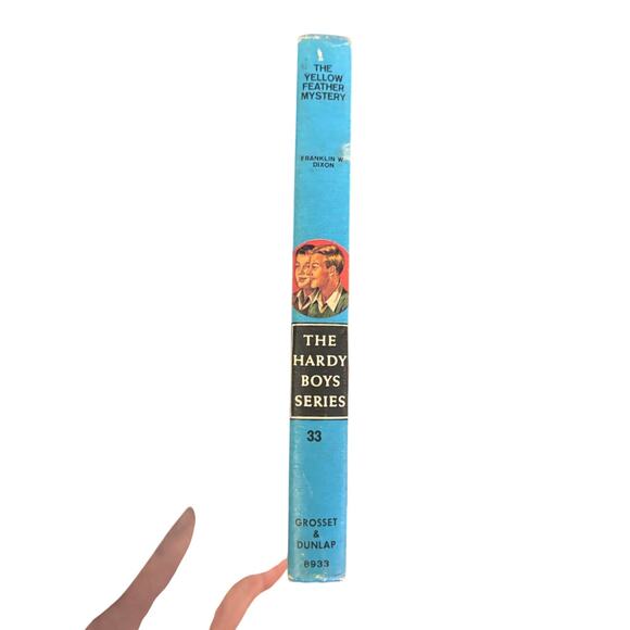 VTG 1971 Hardy Boys #33 Yellow Feather Mystery Book by Franklin W. Dixon, HC - Picture 4 of 5